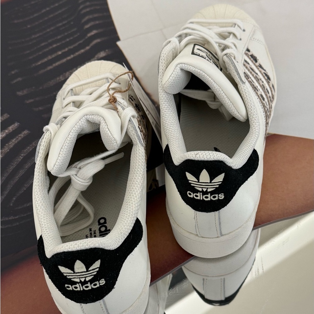 (new+tag) Adidas Women Superstar Classic — US size 7 white and leopard stripes - Picture 8 of 8